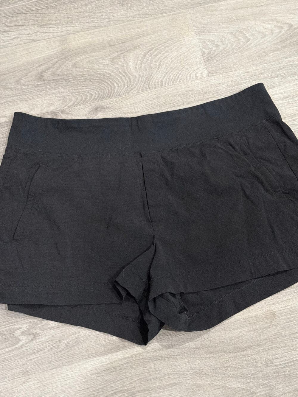 Athleta size 20 black shorts